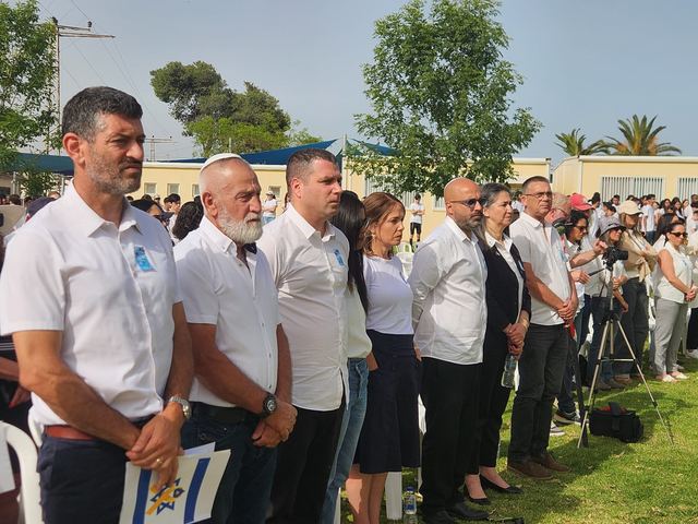טקס בית ספרי בהובלת תלמידים